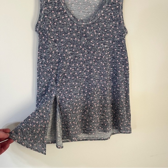 Women’s Bobeau Gray & Pink Polka Dot Tank Top Size XS Oversized Slit In Front - Picture 2 of 8